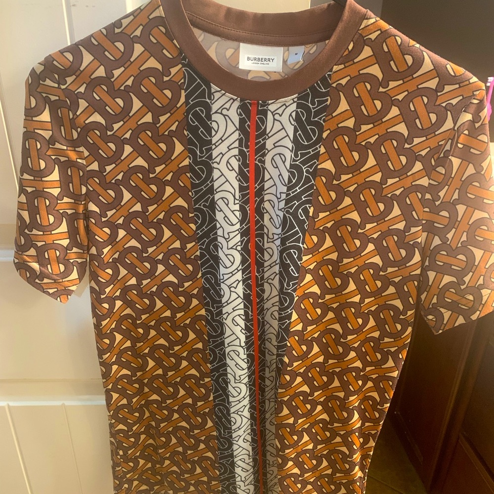 Burberry t-shirt
